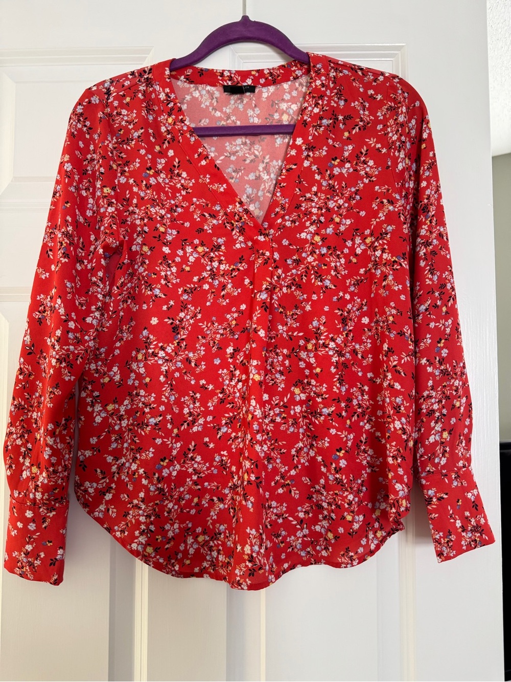 Ann Taylor Red Floral V-Neck Blouse